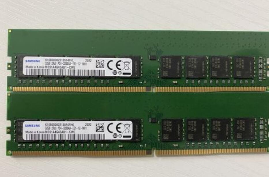M391A4G43BB1-CWE Samsung 32G 3200 ECC memory module